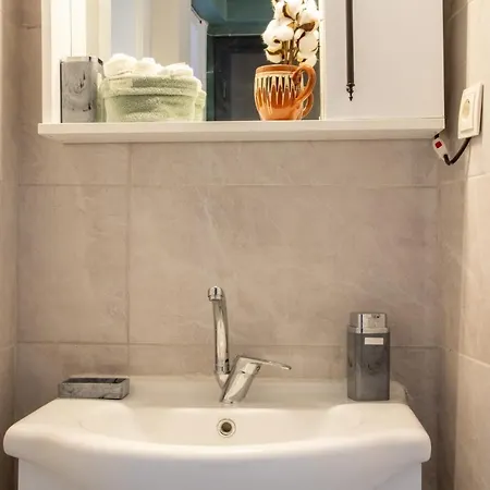 Cozy Seaside Retreat W Sea View In * קוסדסי